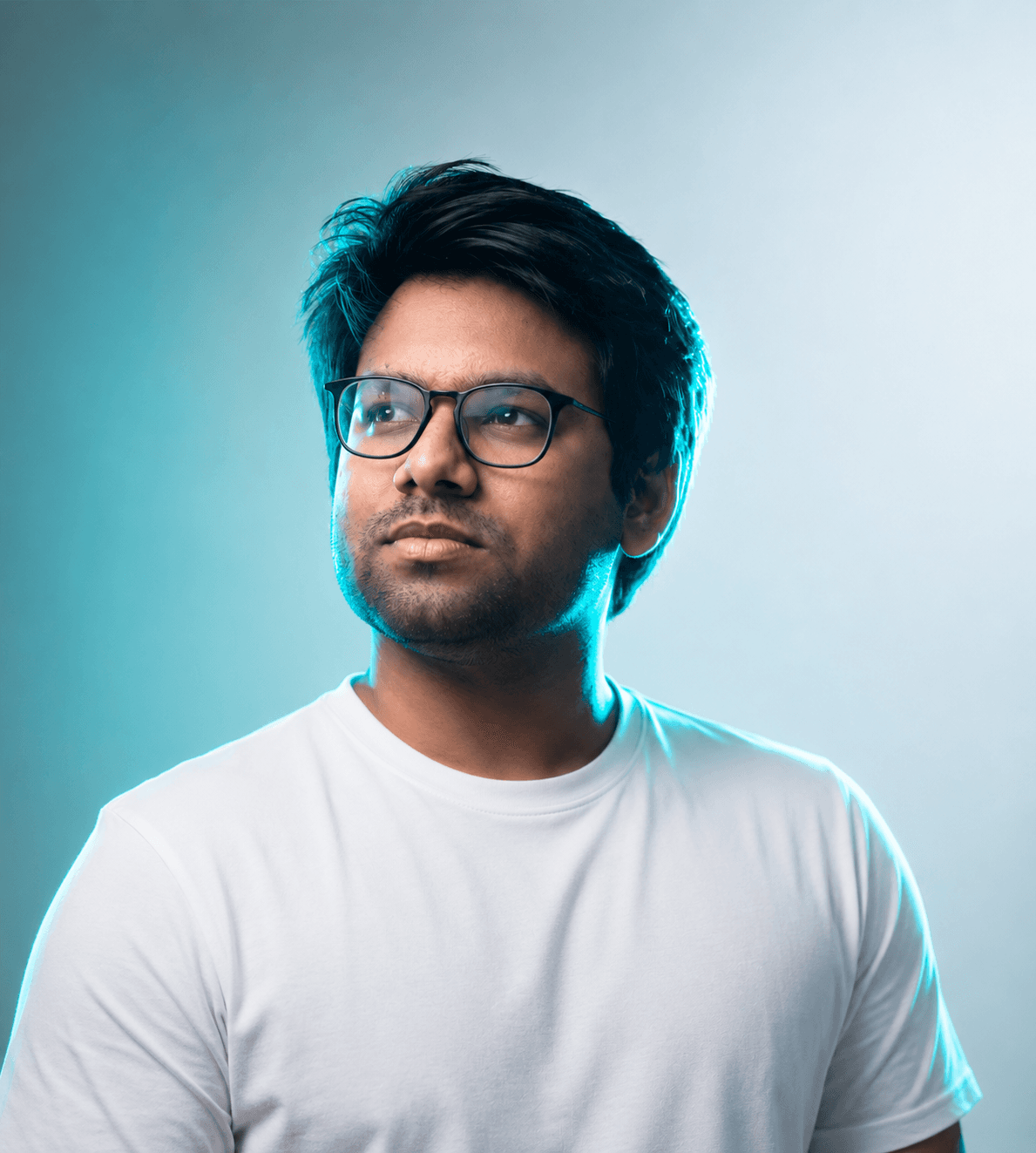 Portrait of Sharoz, designer and developer behind Sharoz.Dev